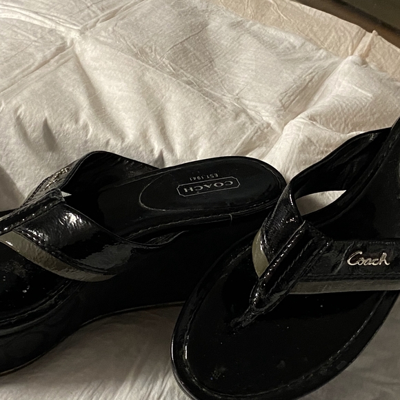 Coach wedge sandals size 8 never wore - Picture 2 of 5
